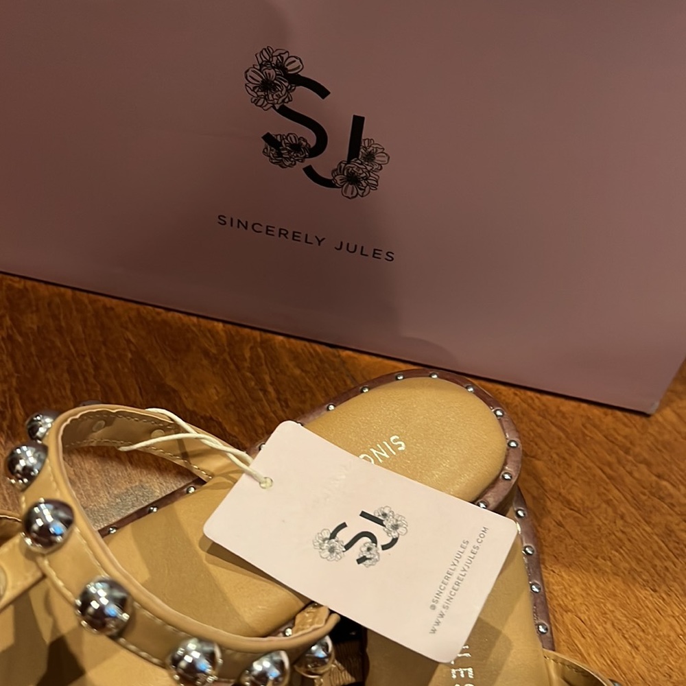 Sincerely Jules Ventura Tan Studded Gladiator Sandals Silver Ball Tan Slides 7.5 - Picture 12 of 17